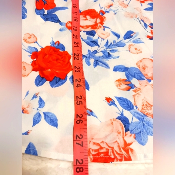 Women's Talbots Floral Blouse - Picture 6 of 7